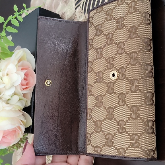 Authentic Gucci compact wallet - Picture 8 of 8